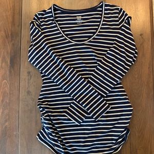 Old Navy maternity long sleeve top